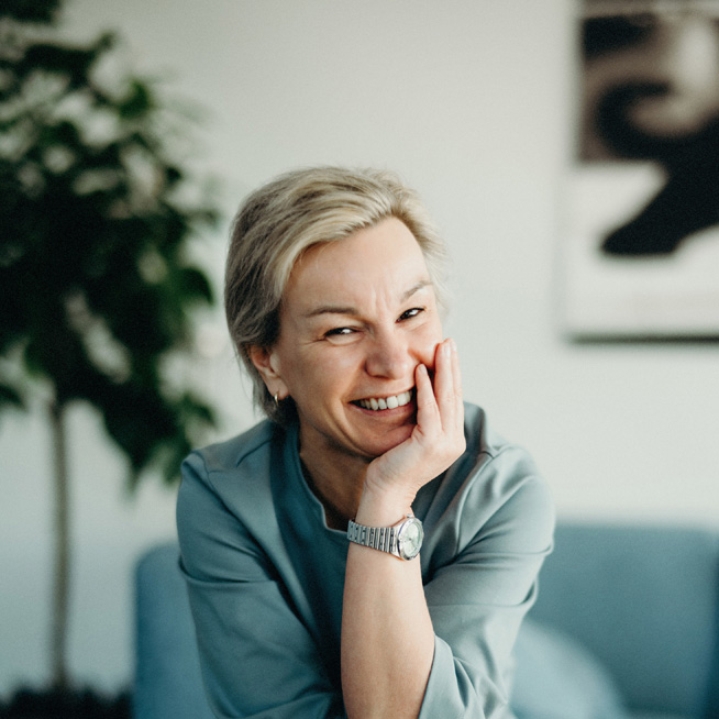 Portretfoto van Monique Lueb, eigenaar en coach Daadkrachtige Taal